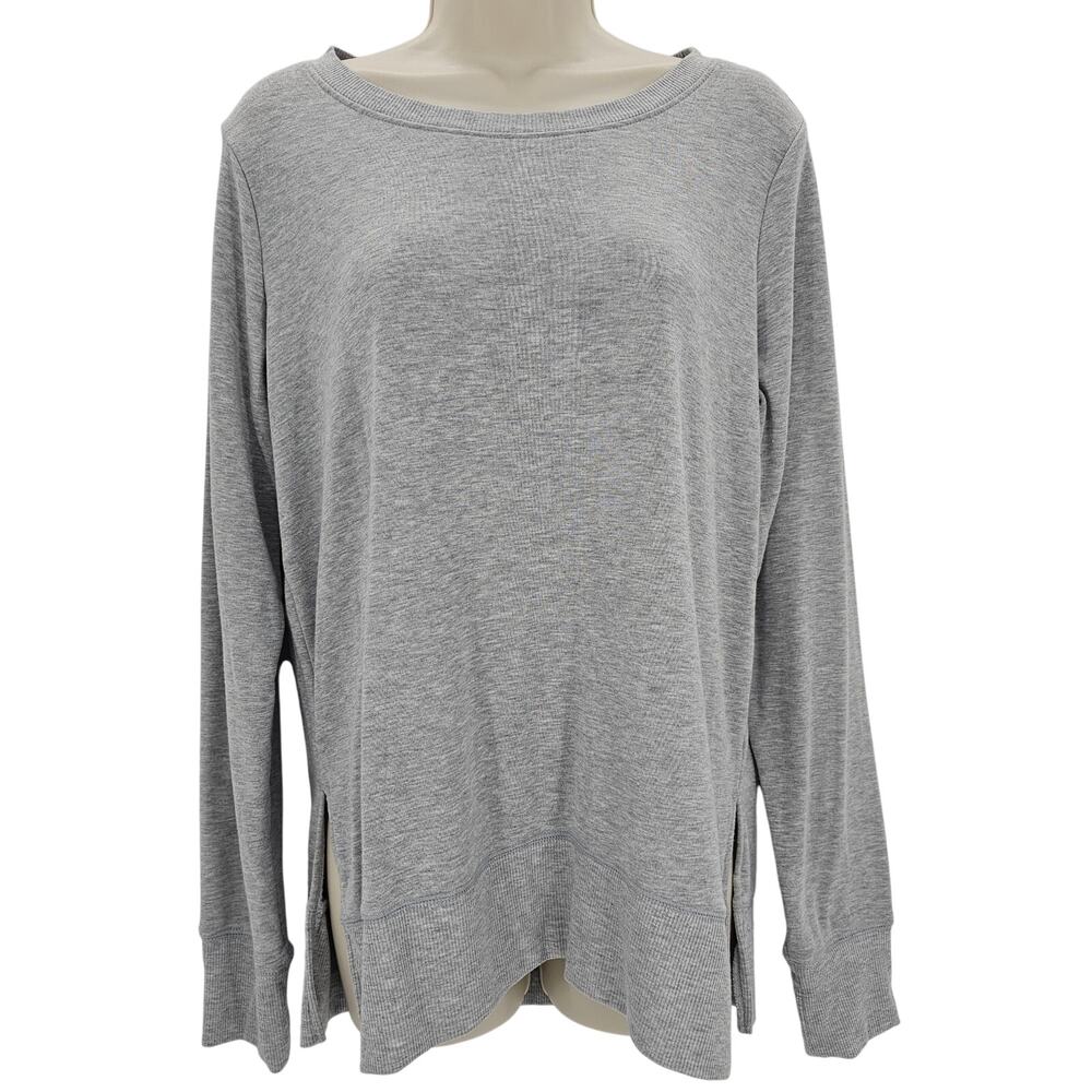 Gaiam Womans size M Ava Crewneck Sweatshirt Vented Hem Long Sleeve Heather Gray